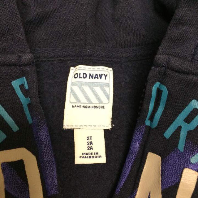 Old Navy(オールドネイビー)のOLD NAVY 裏起毛薄手パーカー 90 キッズ/ベビー/マタニティのキッズ服男の子用(90cm~)(ジャケット/上着)の商品写真