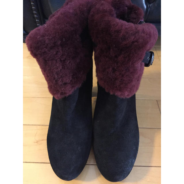 UGG(アグ)のUGG ヒールショートブーツ(本体のみ) レディースの靴/シューズ(ブーツ)の商品写真