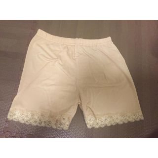 ペチコート パンツ インナー 花レース付 ベージュ ストレッチ シームレス(ショートパンツ)