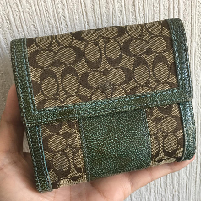 COACH(コーチ)のCOACH 折り財布 シグネチャー 中古 レディースのファッション小物(財布)の商品写真