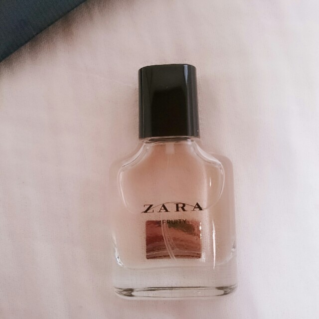 ZARA(ザラ)のZARA☆ショッパー付き☆フルーティー オードトワレ コスメ/美容の香水(香水(女性用))の商品写真