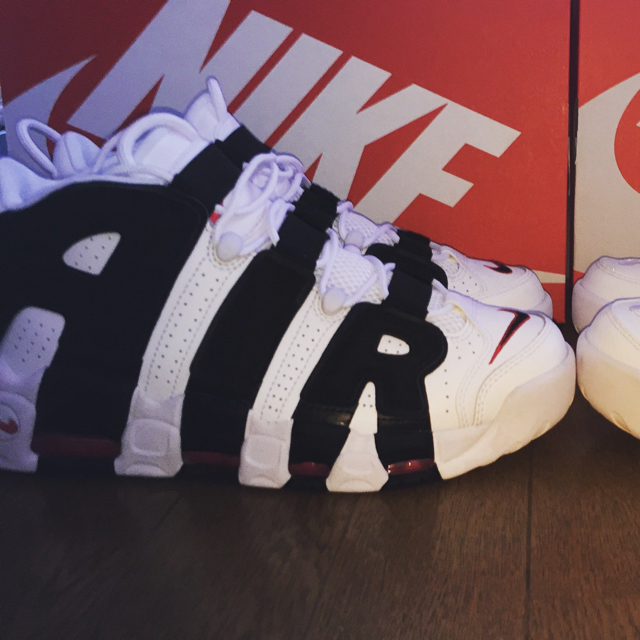 AIR MORE UPTEMO - 1