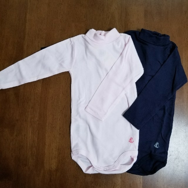 PETIT BATEAU(プチバトー)の専用《新品》PETIT BATEAU裏起毛ﾀｰﾄﾙﾈｯｸ長袖ﾎﾞﾃﾞｨ キッズ/ベビー/マタニティのベビー服(~85cm)(ロンパース)の商品写真