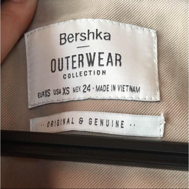 Bershka(ベルシュカ)の値下げ 美品 Bershka トレンチコート レディースのジャケット/アウター(トレンチコート)の商品写真