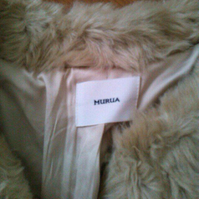 MURUA(ムルーア)のMURUAノーカラーのフェイクファーコート レディースのジャケット/アウター(毛皮/ファーコート)の商品写真