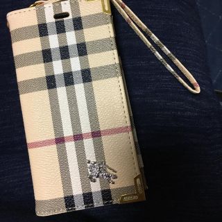 バーバリー Burberry 折りたたみ Iphoneケースの通販 1点 バーバリーのスマホ 家電 カメラを買うならラクマ