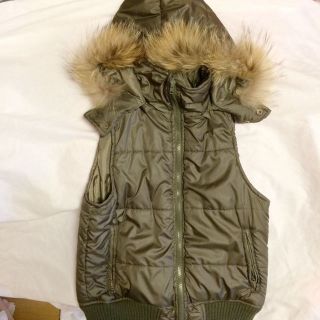 美品☆rashka ダウンベスト☆サイズM(ダウンベスト)