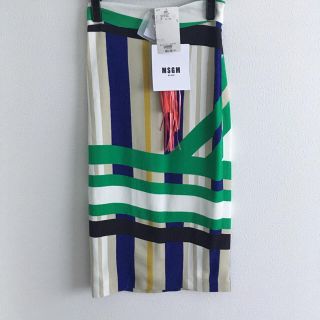 エムエスジイエム(MSGM)の《未使用品✨最終価格‼️90%オフ❗️》MSGM タイトスカート(ひざ丈スカート)