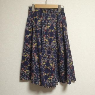 ダブルクローゼット(w closet)の花柄スカート10月末まで(ひざ丈スカート)