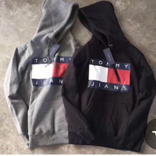 トミー(TOMMY)のトミージーンズ 新品 秋新作 パーカー 裏起毛 厚手 可愛い(パーカー)