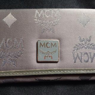 エムシーエム(MCM)のグレーの名刺入れ(名刺入れ/定期入れ)