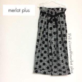 メルロー(merlot)のmerlot plus ビッグドット×グレンチェック ワイドパンツ ＊ブラック(カジュアルパンツ)