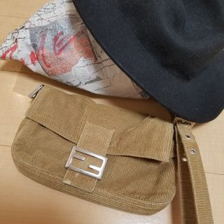 フェンディ(FENDI)のFENDIヴィンテージクラッチ(クラッチバッグ)