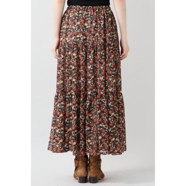 IENA(イエナ)のIENA LA BOUCLE 　新品レトロフラワーティアードスカート レディースのスカート(ロングスカート)の商品写真