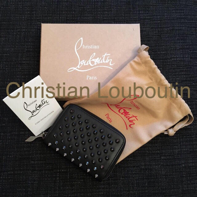 Christian Louboutin(クリスチャンルブタン)の極美品、送料無料★クリスチャンルブタン★スタッズ コインケース 財布 レディースのファッション小物(財布)の商品写真