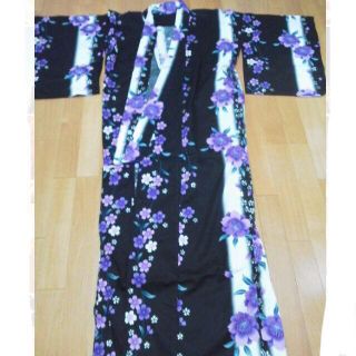 ほぼ新品 落ち着いた印象の浴衣(浴衣)