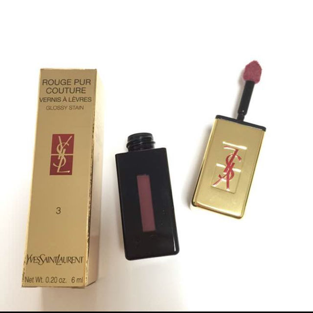 Yves Saint Laurent Beaute(イヴサンローランボーテ)の未使用箱入り！ルージュピュールクチュールヴェルニ3 コスメ/美容のベースメイク/化粧品(その他)の商品写真