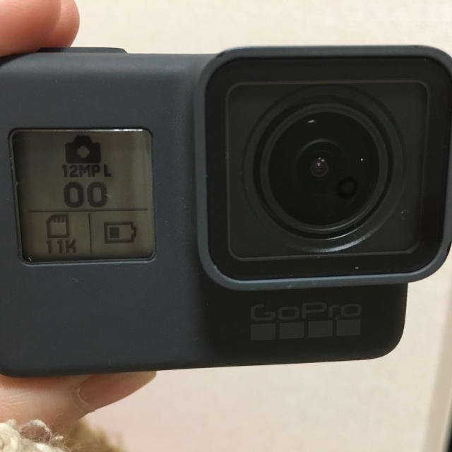 GoPro(ゴープロ)のGoPro hero5 、三脚棒付き 36GBSDカード付き 即購入不可 スマホ/家電/カメラのカメラ(コンパクトデジタルカメラ)の商品写真