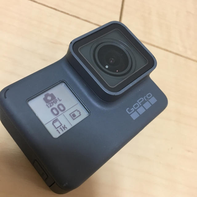 GoPro(ゴープロ)のGoPro hero5 、三脚棒付き 36GBSDカード付き 即購入不可 スマホ/家電/カメラのカメラ(コンパクトデジタルカメラ)の商品写真