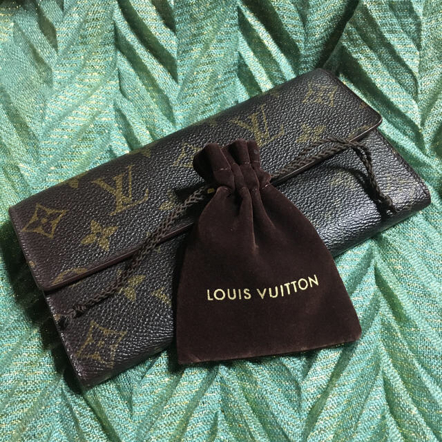 LOUIS VUITTON(ルイヴィトン)のヴィトン ピアスの内袋 レディースのバッグ(ショップ袋)の商品写真