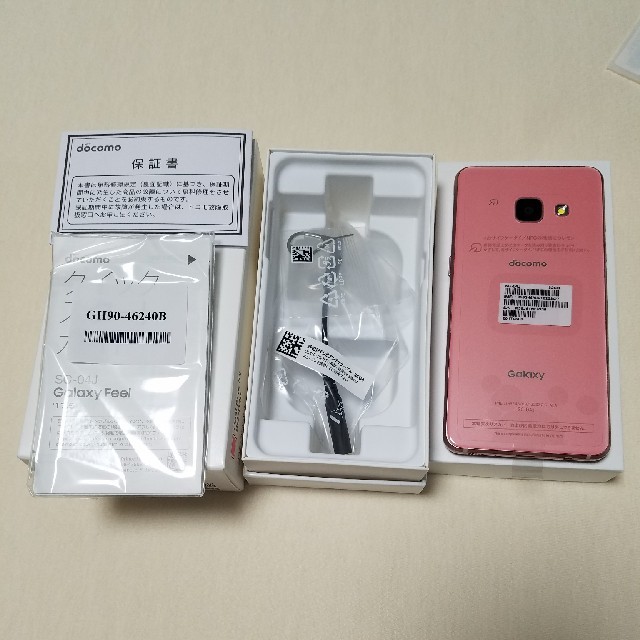 SAMSUNG(サムスン)の新品 SIMフリー docomo SC-04J Galaxy Feel ピンク スマホ/家電/カメラのスマートフォン/携帯電話(スマートフォン本体)の商品写真