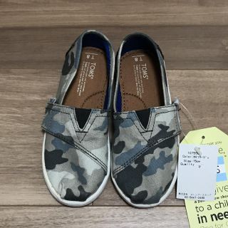 トムズ(TOMS)の✳︎新品タグ付✳︎TOMSスリッポン15cmカモフラ(スリッポン)