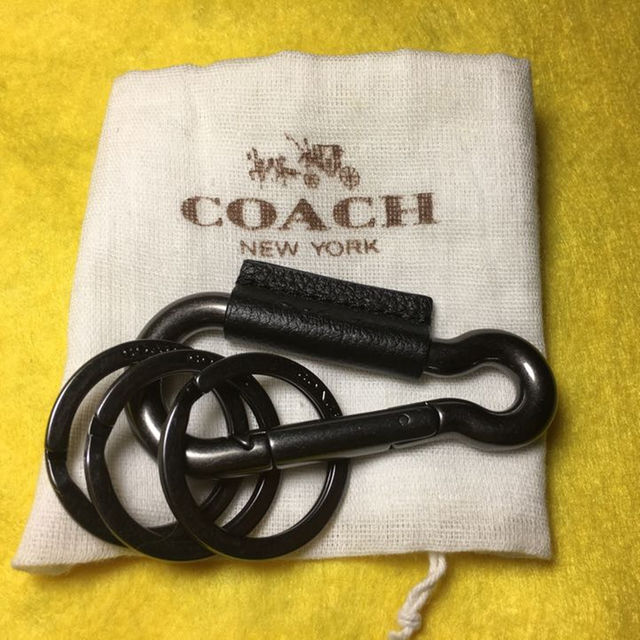 COACH(コーチ)の新品❗️ 未使用❗️コーチ カラビナ3リング メンズのアクセサリー(その他)の商品写真