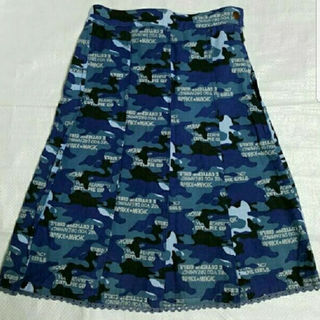 フェリシモ(FELISSIMO)の130　美品 FELLISIMO スカート　迷彩　青(スカート)