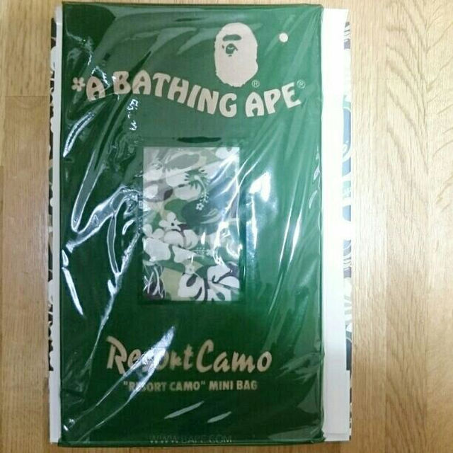 A BATHING APE(アベイシングエイプ)のエイプ リゾートカモ柄ミニリュック メンズのバッグ(バッグパック/リュック)の商品写真