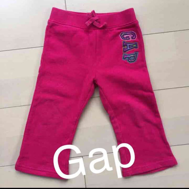 GAP(ギャップ)のGAP ピンクスウェットパンツ 90★送料無料 キッズ/ベビー/マタニティのベビー服(~85cm)(パンツ)の商品写真