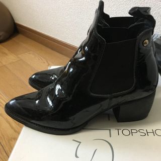 トップショップ(TOPSHOP)のTOPSHOP サイドゴアブーツ エナメル(ブーツ)