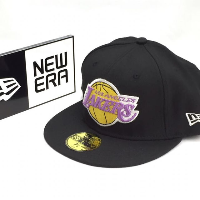 NEW ERA(ニューエラー)の新品★NEWERA 71/8 レイカーズ ニューエラ 56.8cm 黒 メンズの帽子(その他)の商品写真