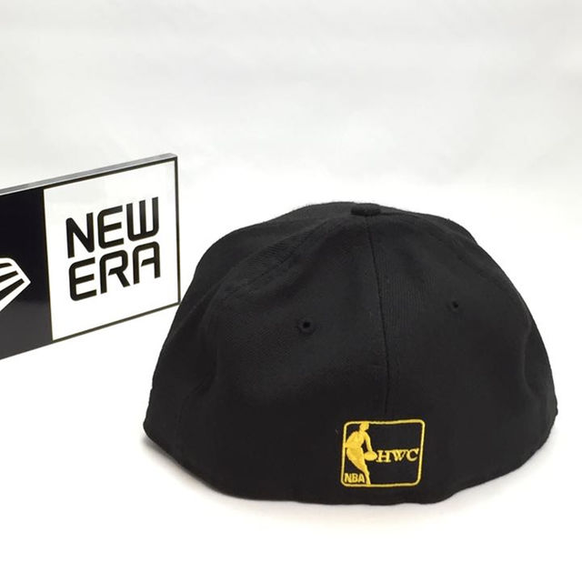 NEW ERA(ニューエラー)の新品★NEWERA 71/8 レイカーズ ニューエラ 56.8cm 黒 メンズの帽子(その他)の商品写真