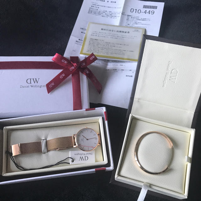 Daniel Wellington(ダニエルウェリントン)のpanco様専用★ダニエルウェリントン★32mm時計＆バングル★ローラ愛用 レディースのファッション小物(腕時計)の商品写真