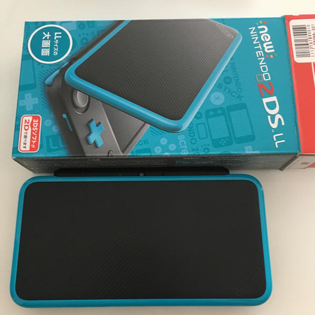 ニンテンドー2DS(ニンテンドー2DS)の任天堂2ds LL ブラック ブルー エンタメ/ホビーのゲームソフト/ゲーム機本体(携帯用ゲーム機本体)の商品写真