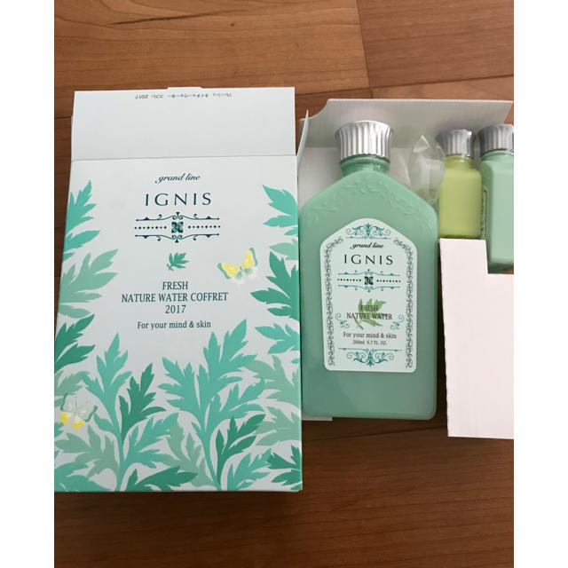 IGNIS(イグニス)のイグニス 化粧水コフレ2017 コスメ/美容のキット/セット(コフレ/メイクアップセット)の商品写真