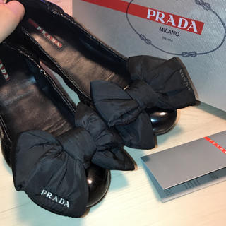 プラダ(PRADA)の《短時間のみ使用》PRADA リボン バレエシューズ フラットシューズ 靴 黒(バレエシューズ)