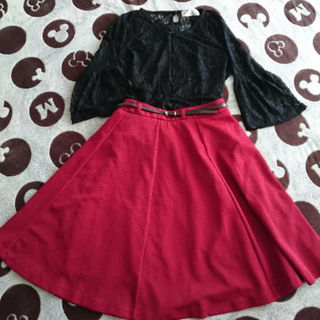 ハニーズ(HONEYS)の新品 フレアースカート 赤色(ひざ丈スカート)