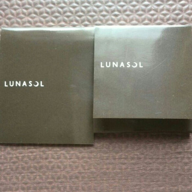 LUNASOL(ルナソル)の【非売品】新品ルナソル　脂取り紙　爪磨き コスメ/美容のネイル(ネイルケア)の商品写真