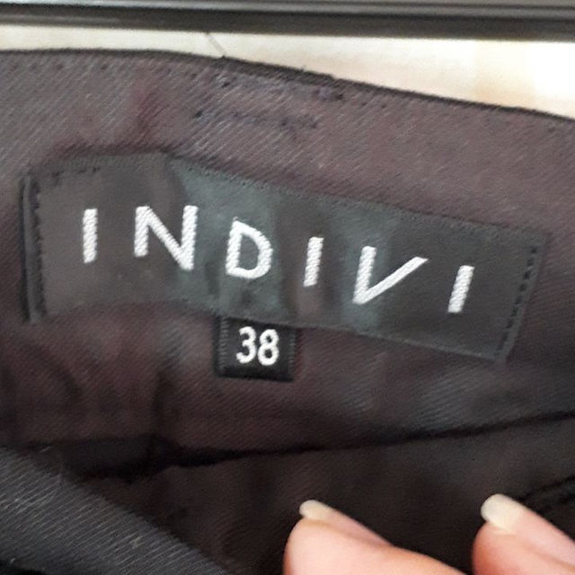 INDIVI(インディヴィ)の新品タグ付インディヴィ黒キュロット　INDIVI レディースのパンツ(キュロット)の商品写真