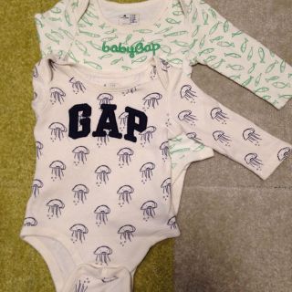 ベビーギャップ(babyGAP)のGAPロンパース2枚セット60㎝(パジャマ)