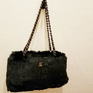 シャネル(CHANEL)のシャネル　ファーバッグ　ブラック(ショルダーバッグ)