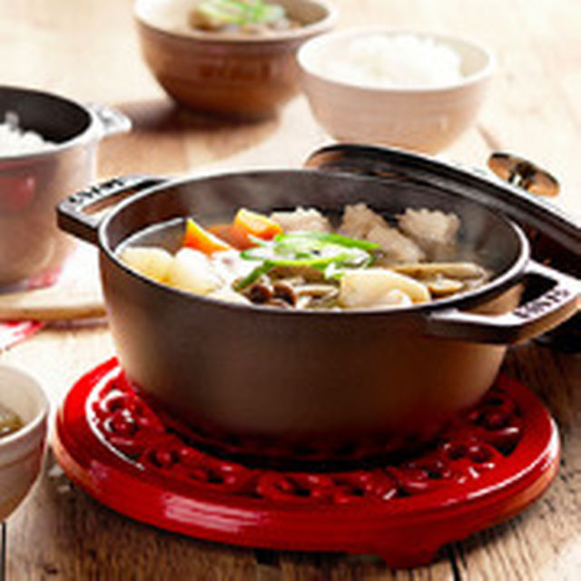 STAUB(ストウブ)の【新品未使用】Staub ストウブ Wa-NABE 鍋 Mサイズ IH対応 インテリア/住まい/日用品のキッチン/食器(調理道具/製菓道具)の商品写真