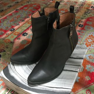 ジェフリーキャンベル(JEFFREY CAMPBELL)のJeffrey Campbell DOCKERY 両サイドジッパーショートブーツ(ブーツ)