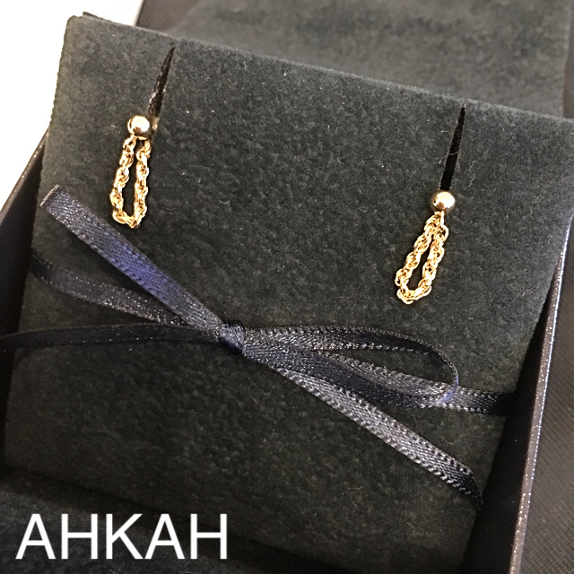 人気の AHKAH - AHKAH フレンチロープピアス 美品 販売証明書＆箱有り ピアス - www.proviasnac.gob.pe