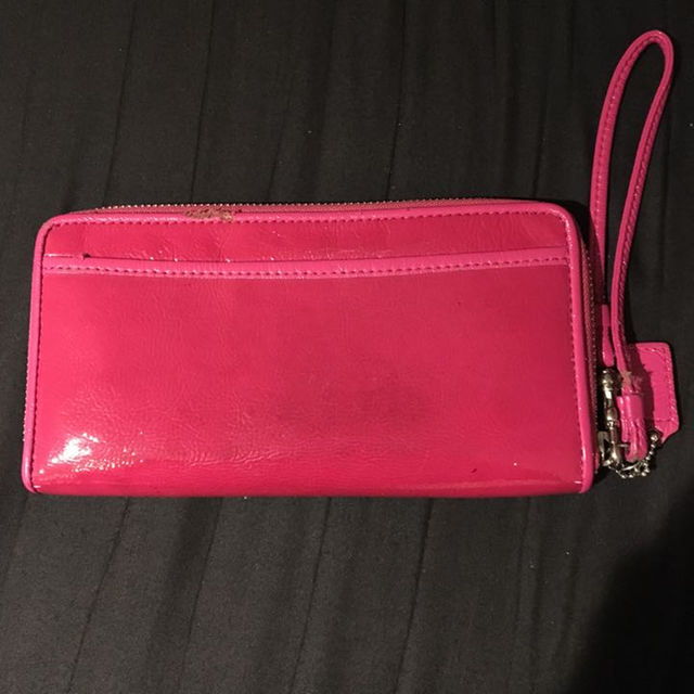 COACH(コーチ)のCOACH POPPY ハンドル付き 長財布 パテントレザー レディースのファッション小物(財布)の商品写真