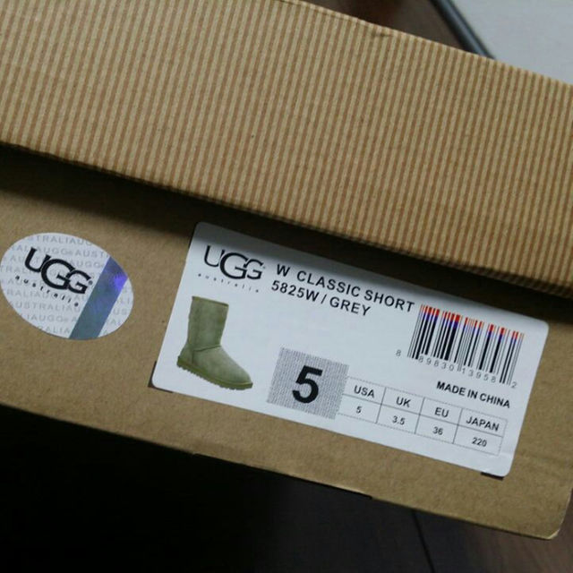 UGG(アグ)の★値下げ中…！新品箱入り…アグ UGG ムートンブーツ usa5 22センチ レディースの靴/シューズ(ブーツ)の商品写真