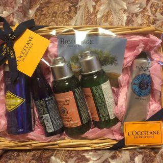 ロクシタン(L'OCCITANE)のロクシタン ギフトセット 未使用品 紙袋付き 出品から2年なのでお値下げします(その他)