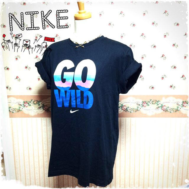 NIKE(ナイキ)のNIKE♡GO WILDTシャツ レディースのトップス(Tシャツ(半袖/袖なし))の商品写真