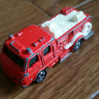 トミカ　消防車(手押し車/カタカタ)